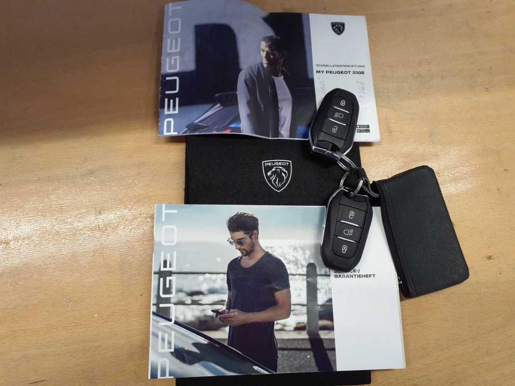 Peugeot e-2008