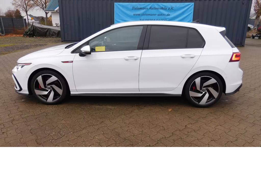 Volkswagen Golf 2023 Benzine