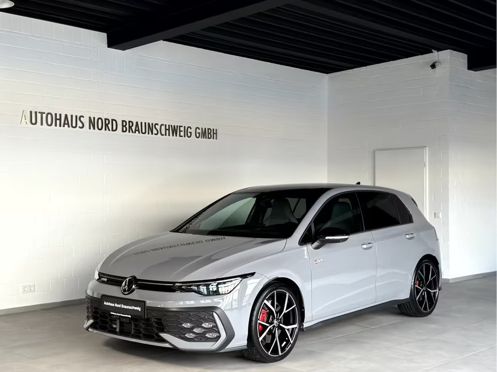 Volkswagen Golf 2024 Benzine