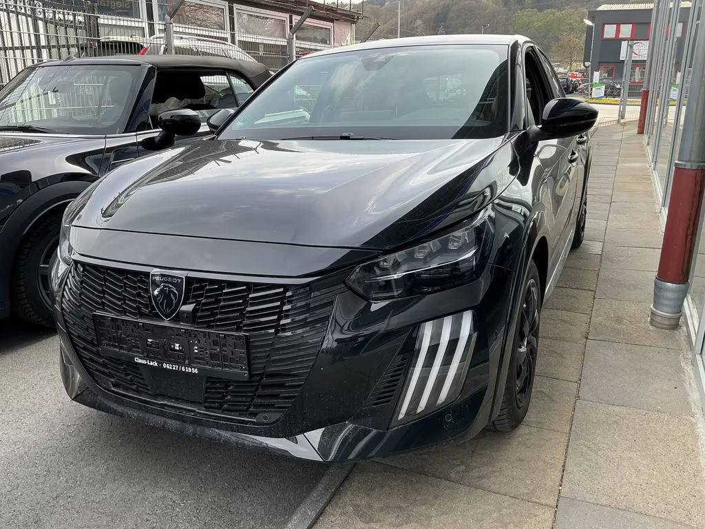 Peugeot e-208