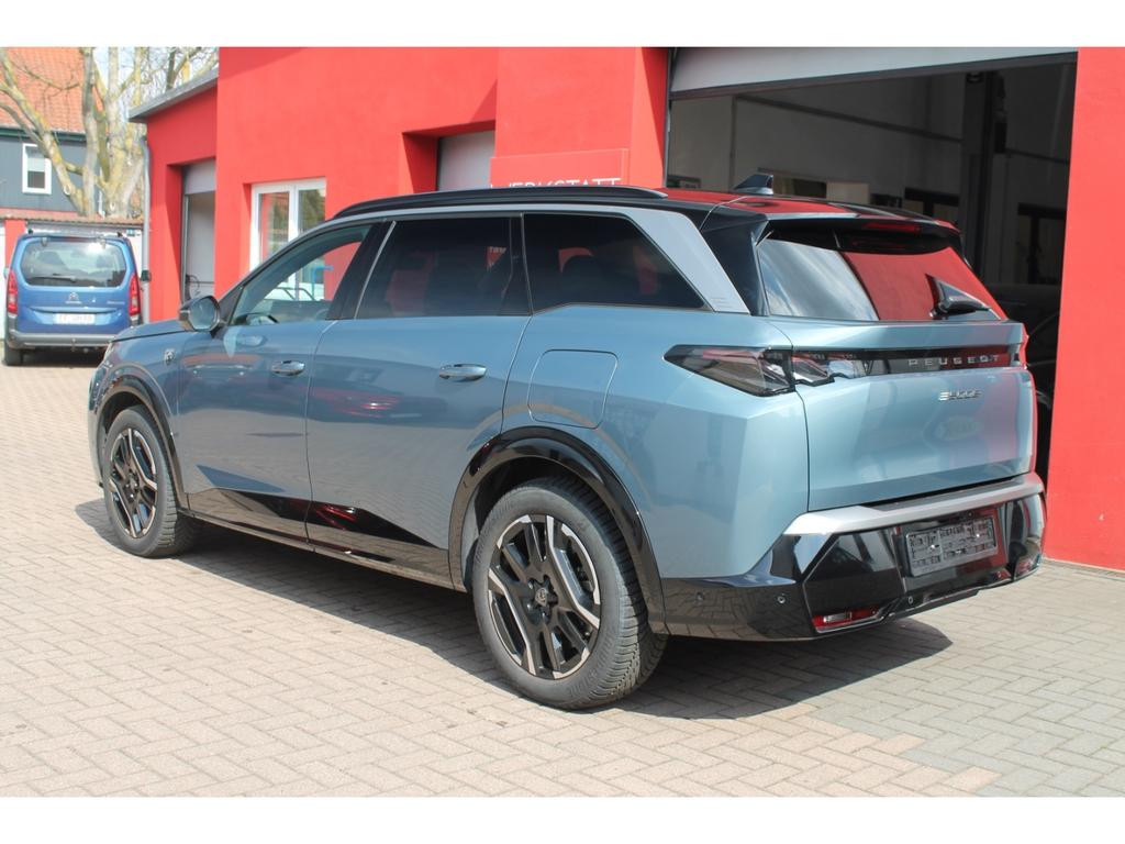 Peugeot E-5008