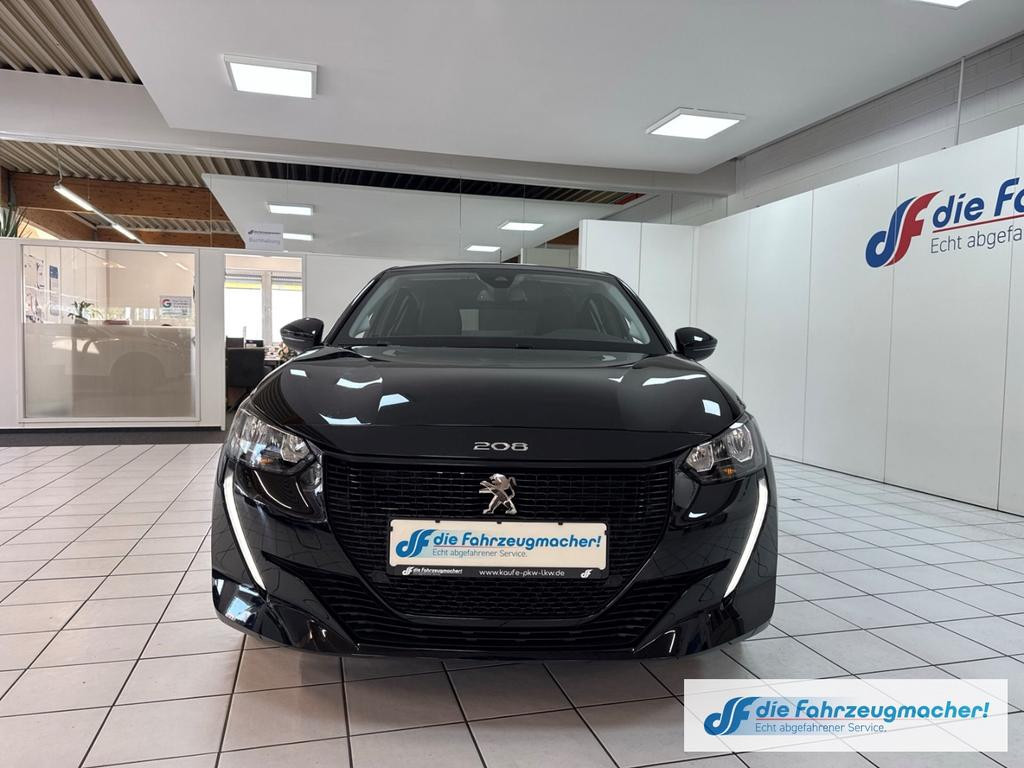 Peugeot e-208