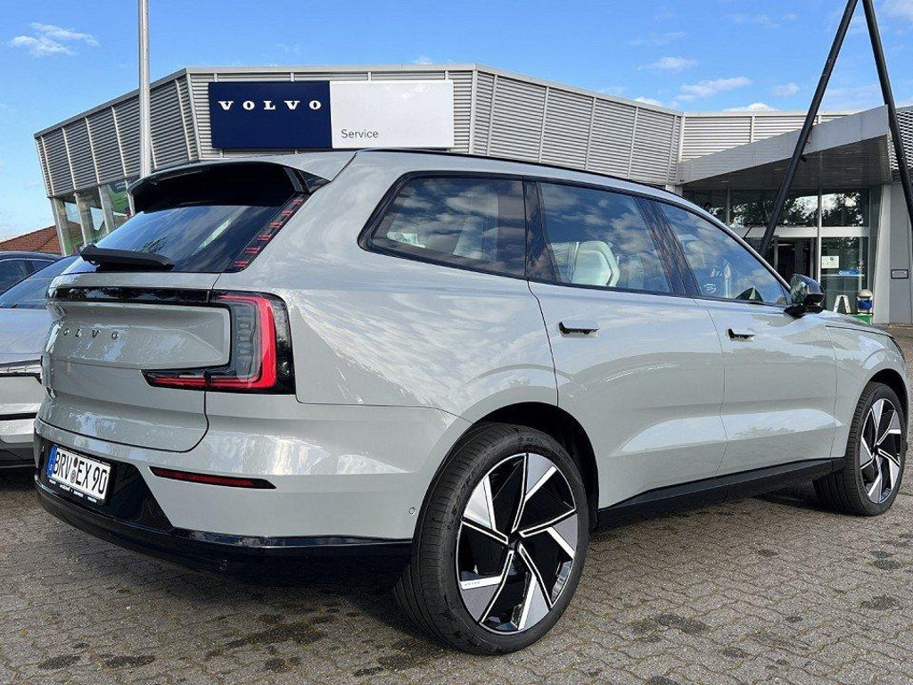 Volvo EX90