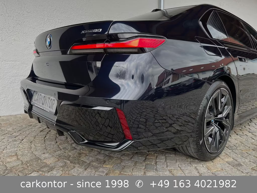BMW i7