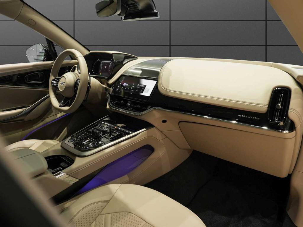 Aston Martin DBX