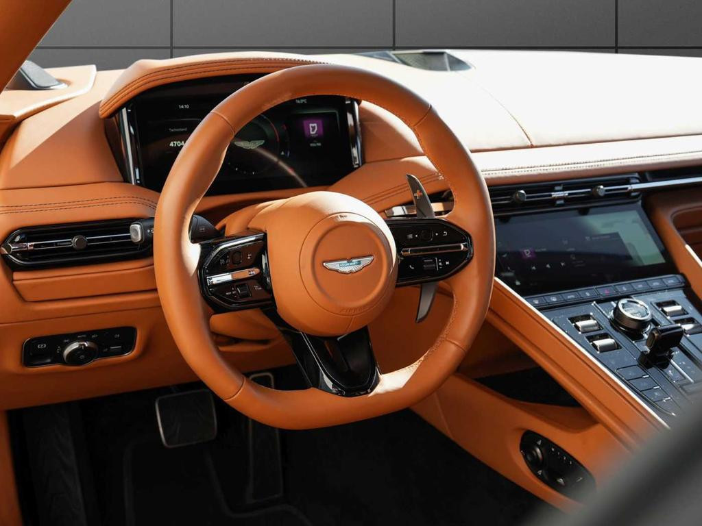 Aston Martin DB12