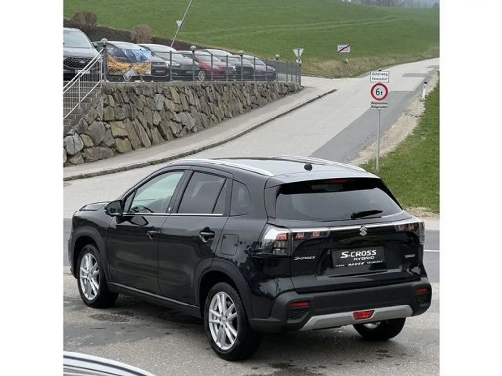 Suzuki S-Cross