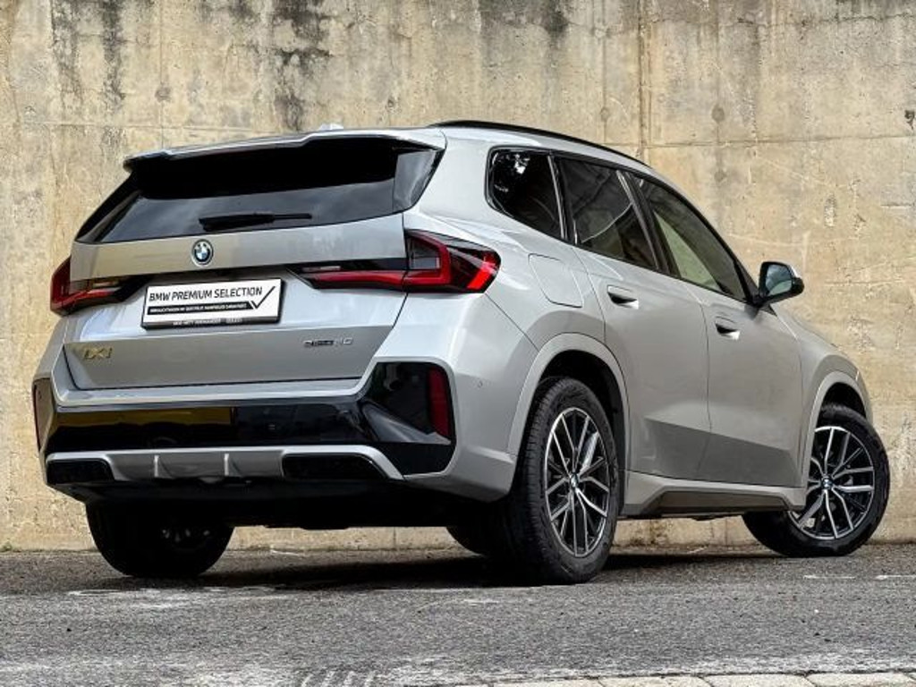 BMW iX1