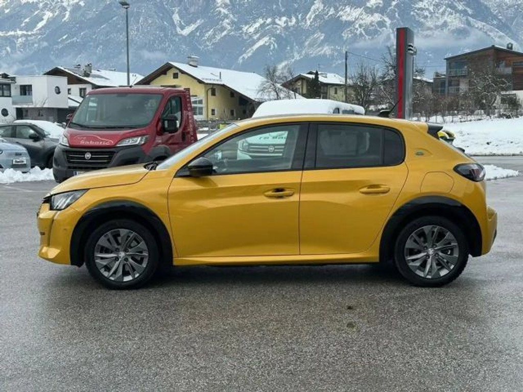 Peugeot e-208