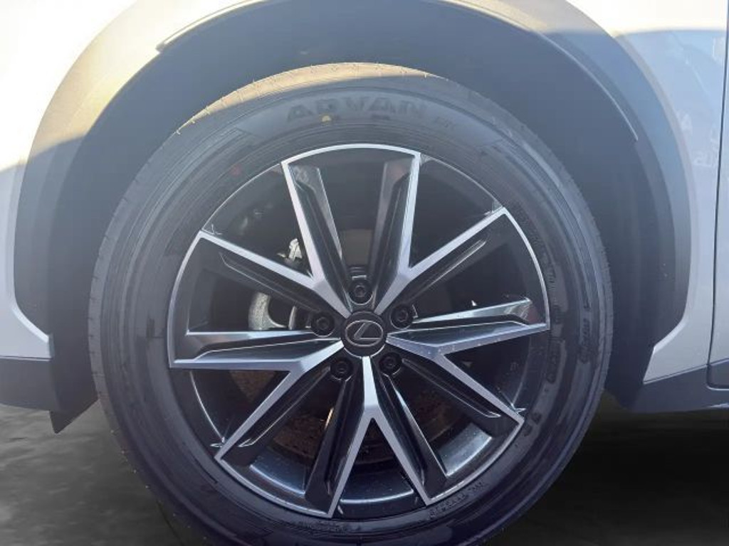 Lexus LBX