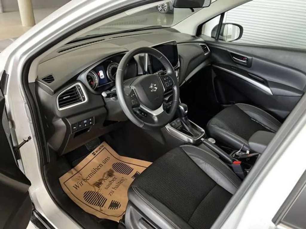 Suzuki S-Cross
