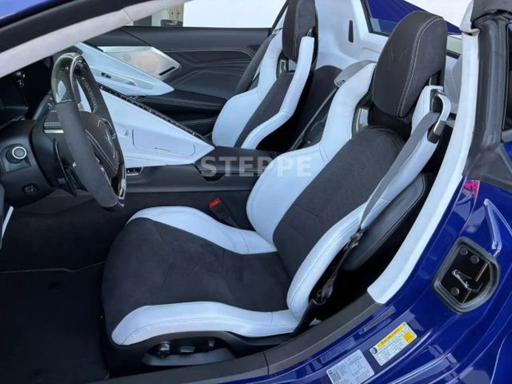 Corvette C8