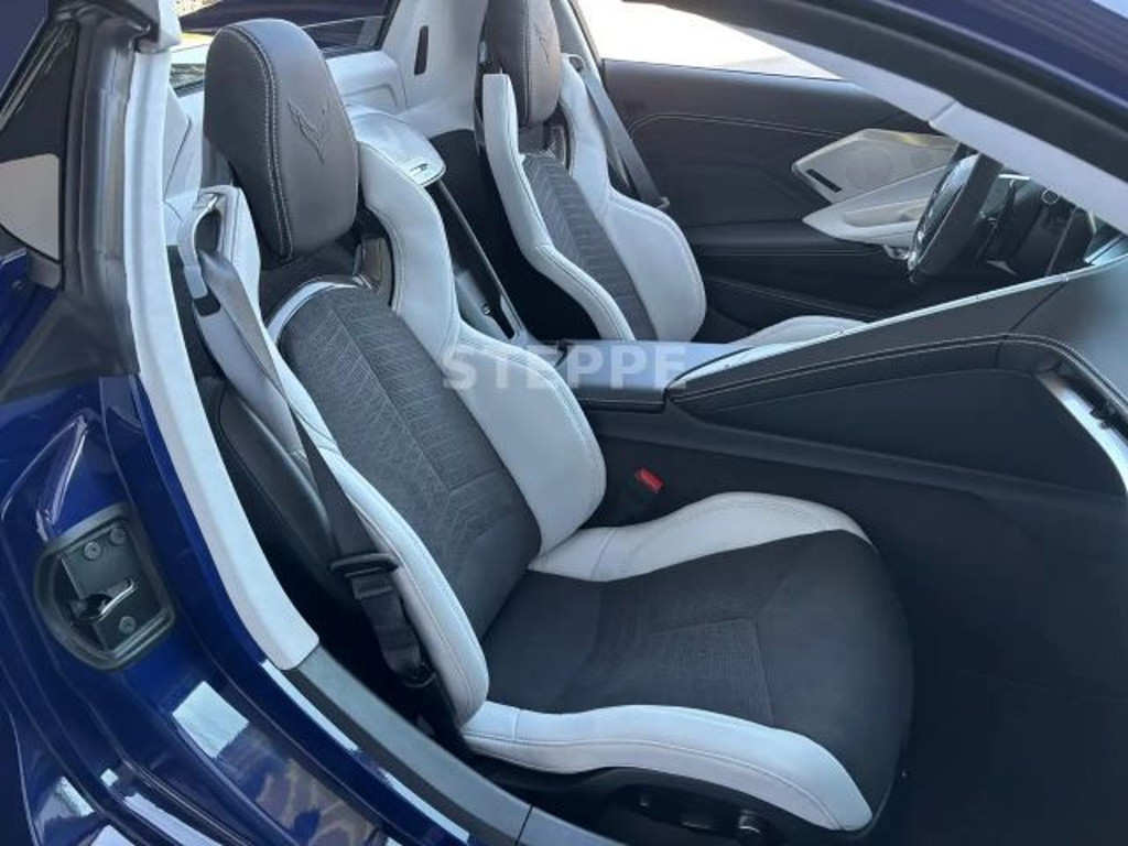 Corvette C8