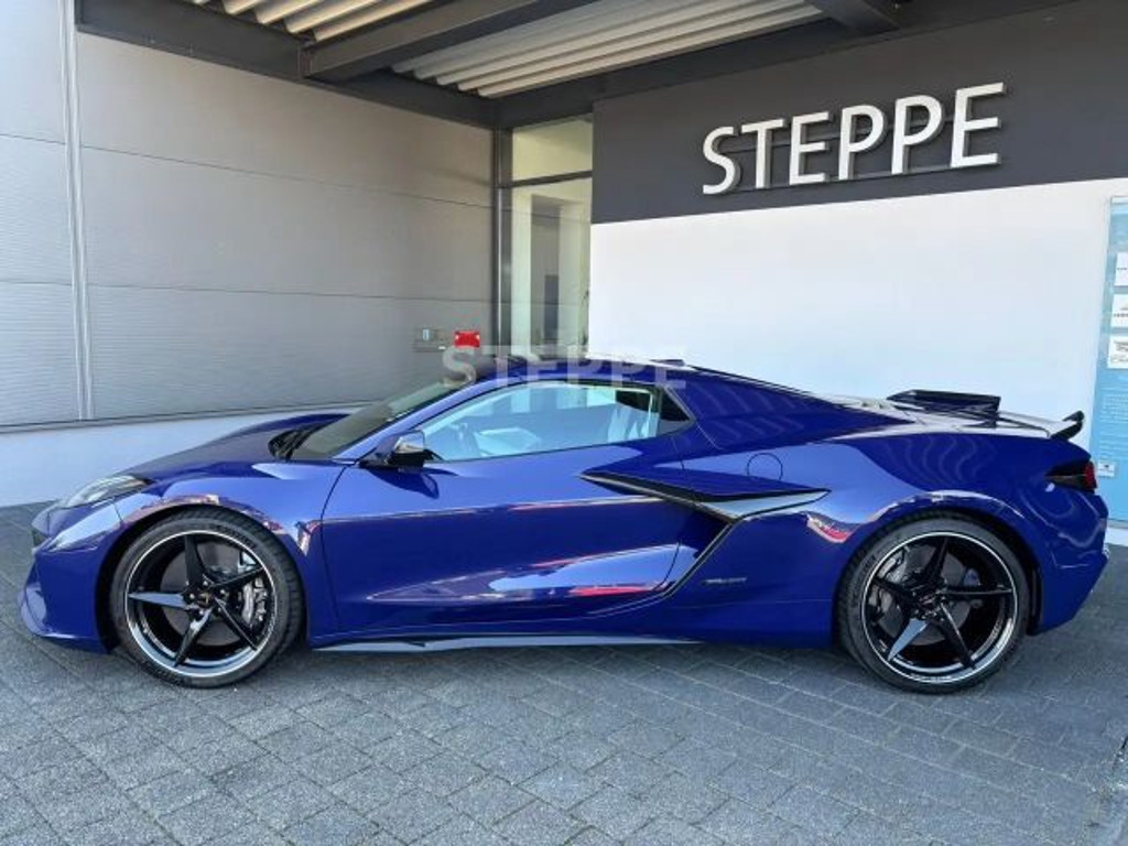 Corvette C8