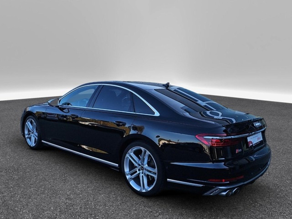 Audi S8