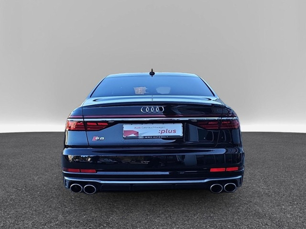 Audi S8