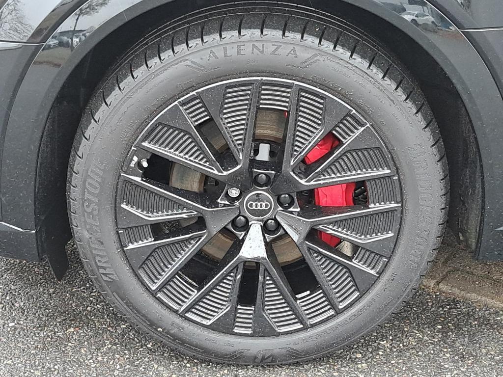 Audi Q8 e-tron