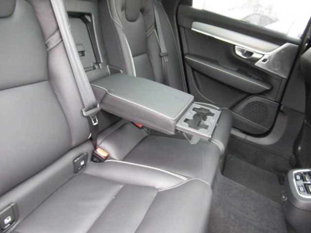 Volvo V90 Cross Country