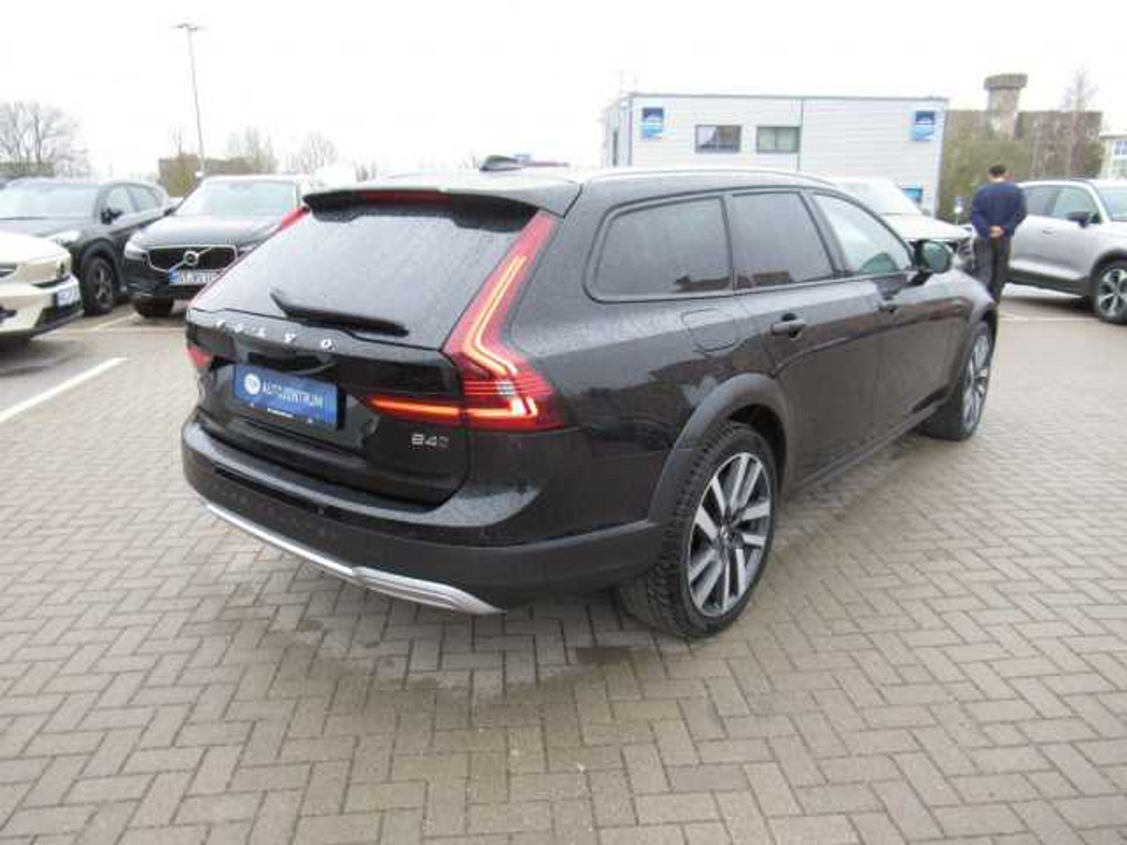 Volvo V90 Cross Country