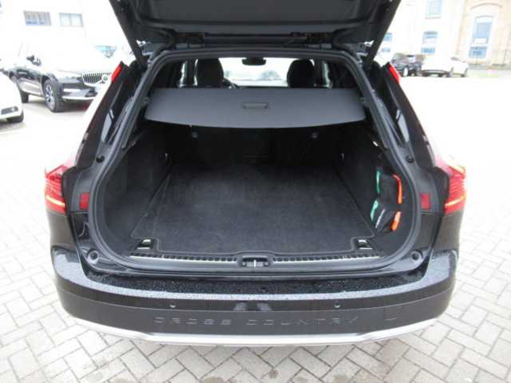 Volvo V90 Cross Country