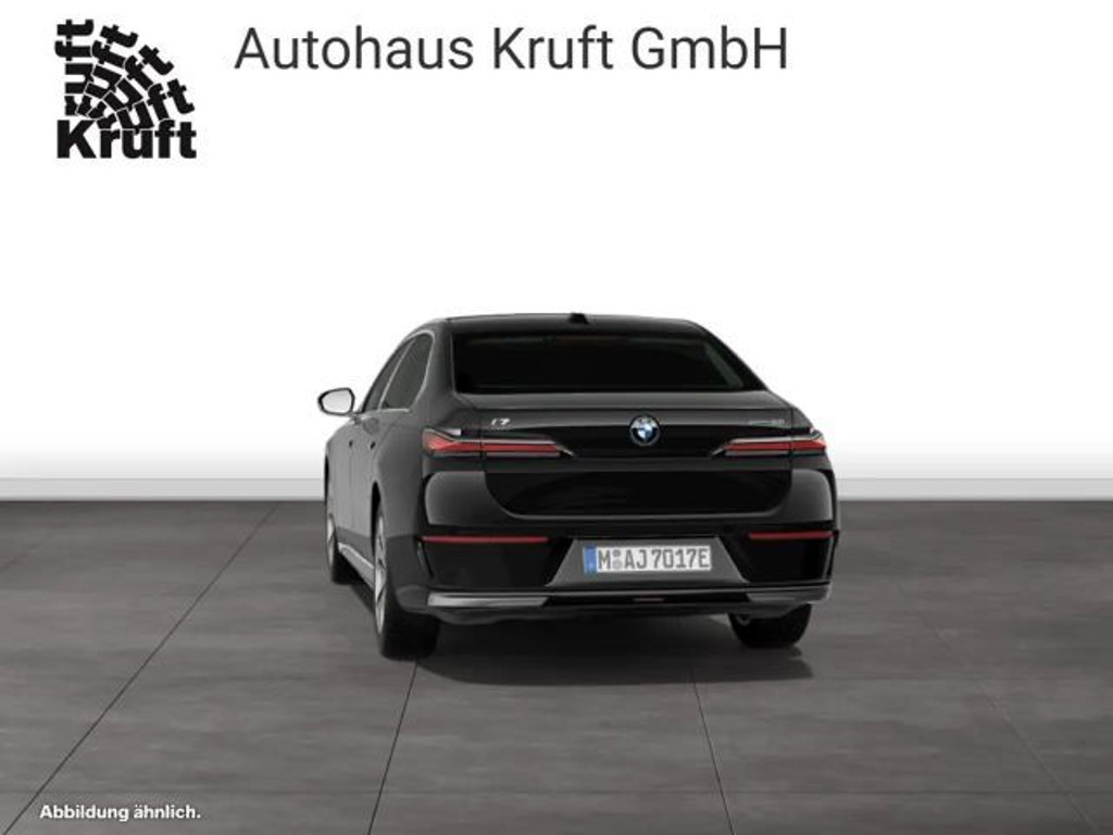 BMW i7