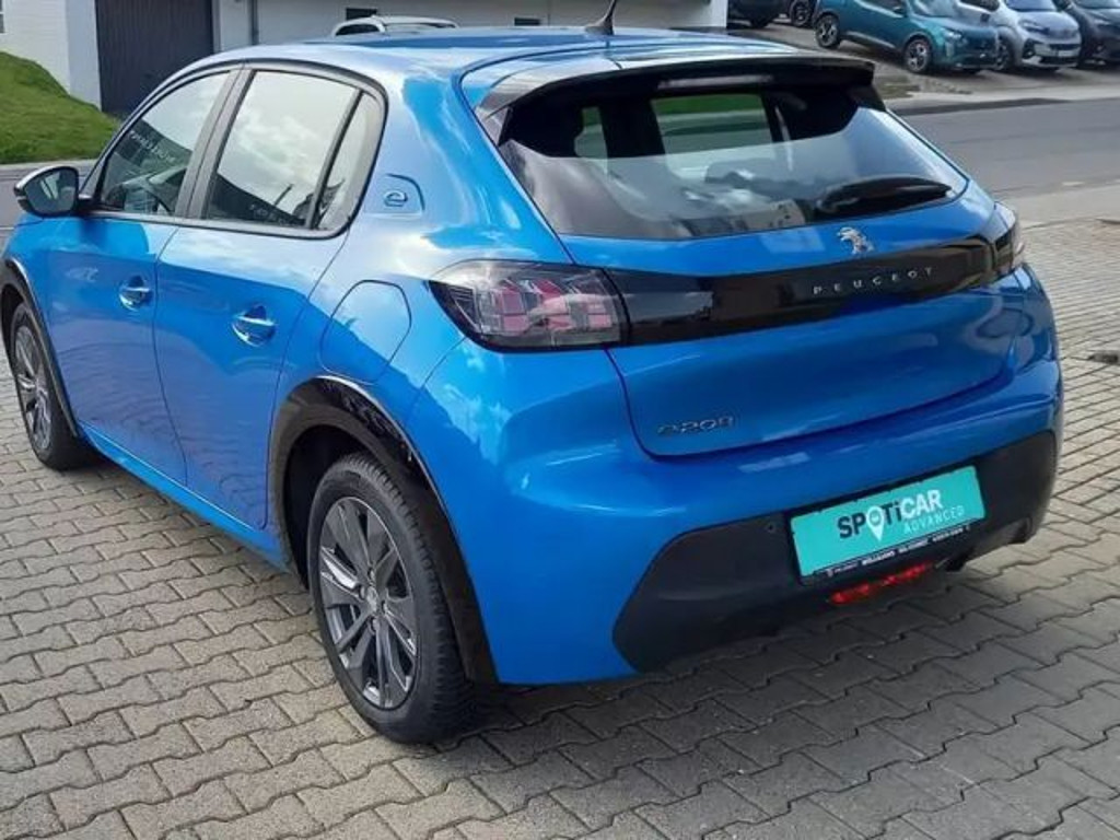 Peugeot e-208