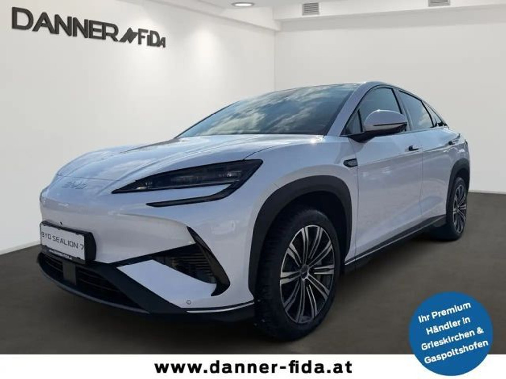 BYD Sealion 7