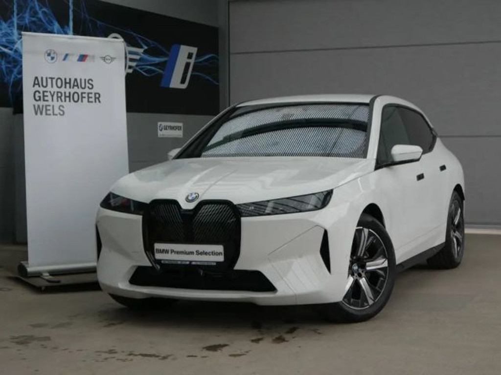 BMW iX