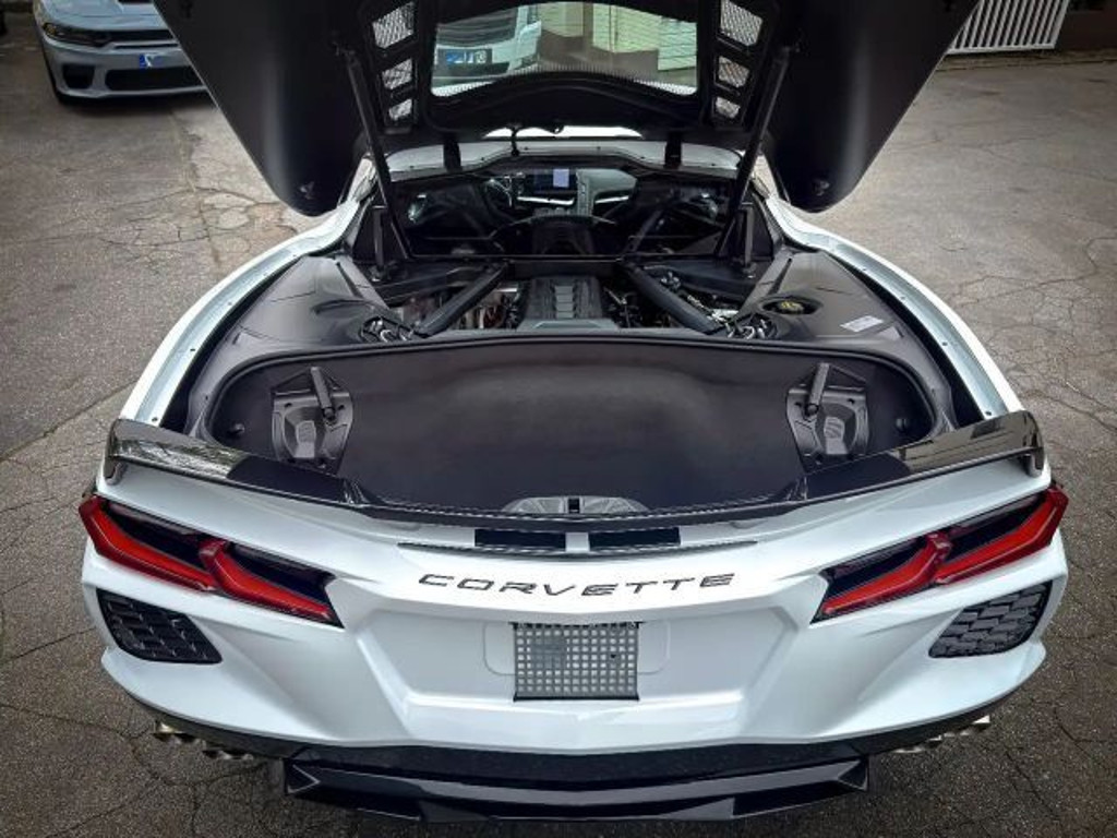 Corvette C8