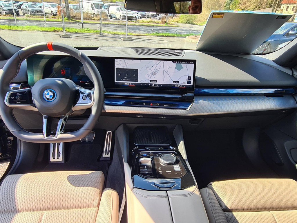BMW i5