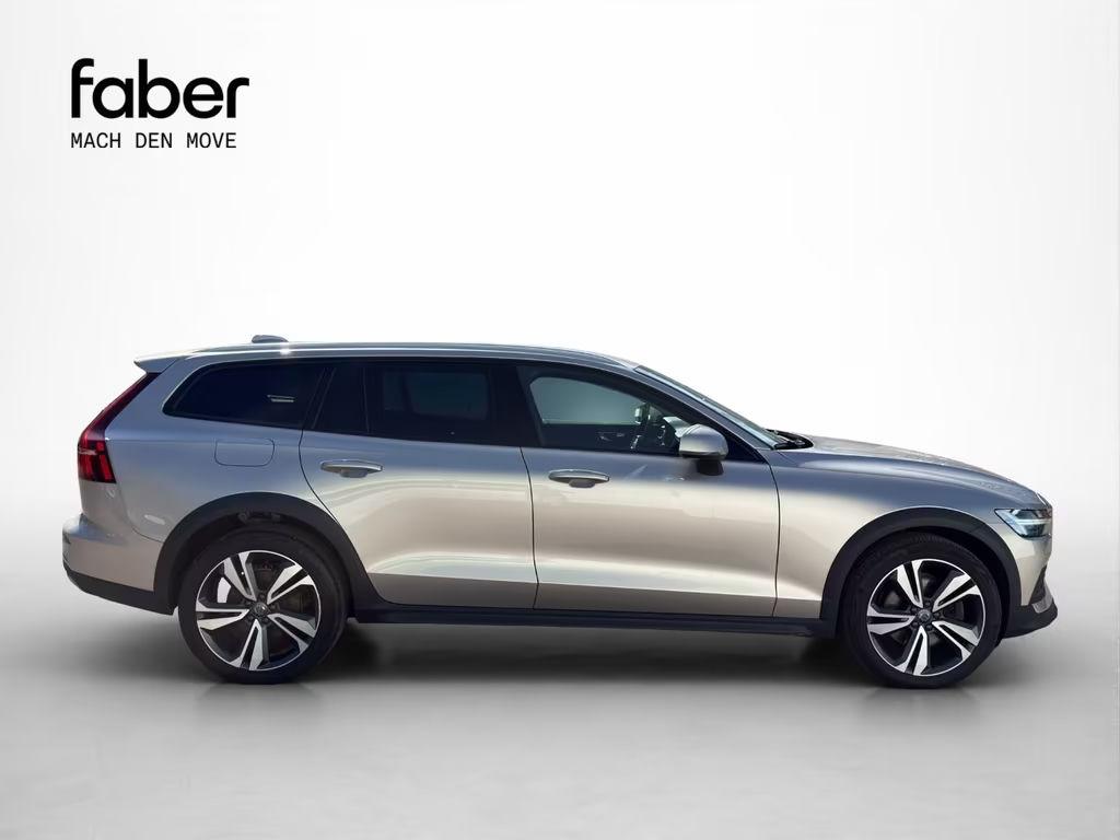Volvo V60 Cross Country