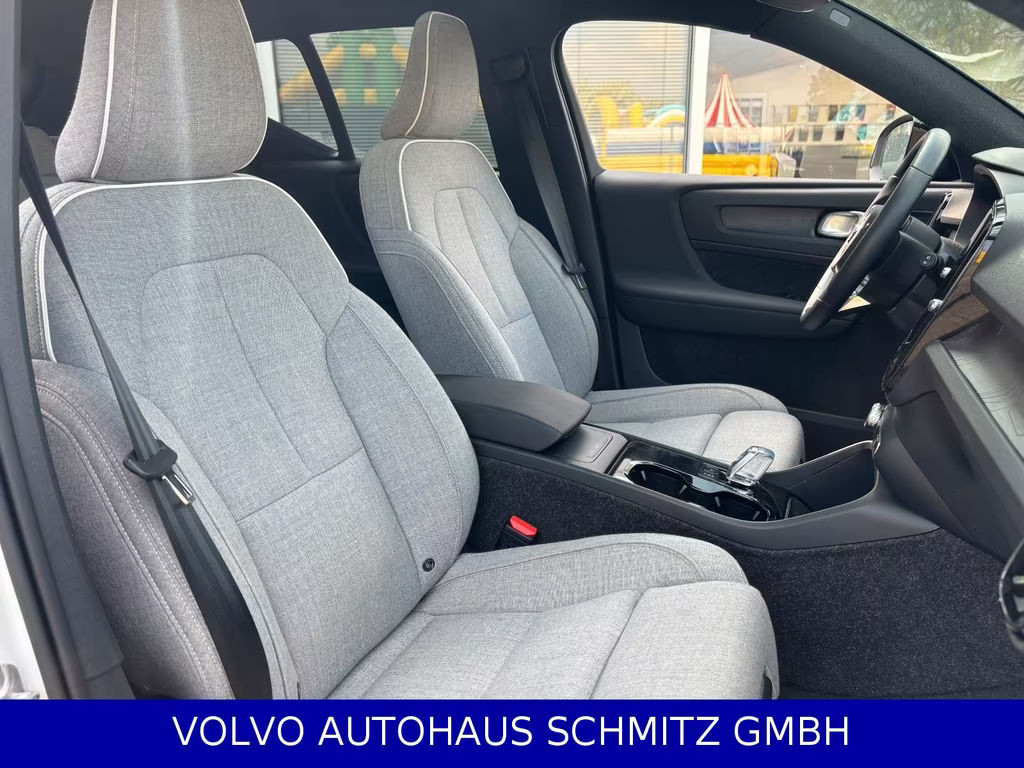 Volvo EX40