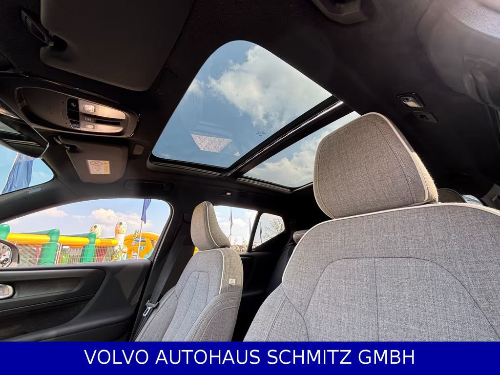 Volvo EX40
