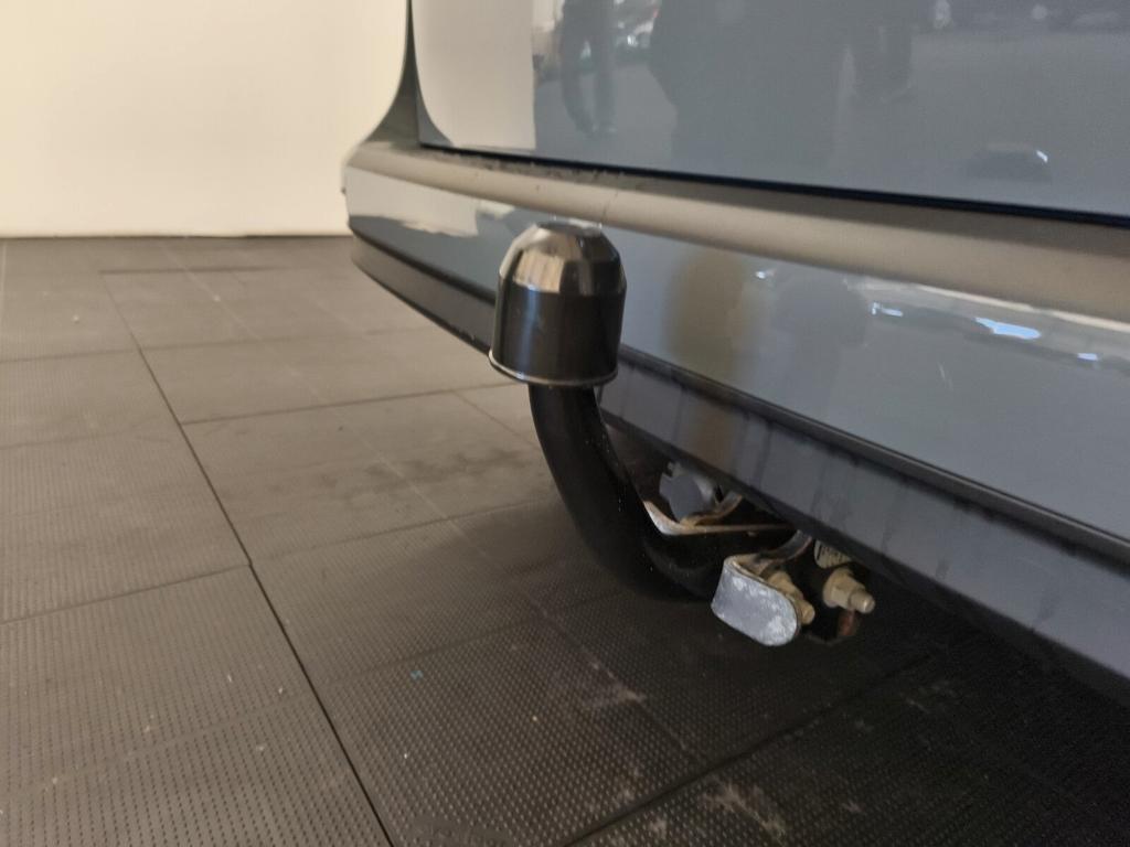 Mercedes-Benz T 180