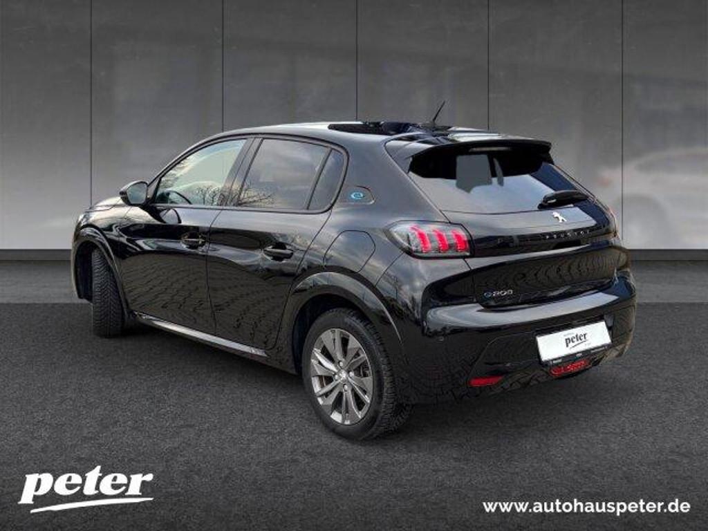 Peugeot e-208