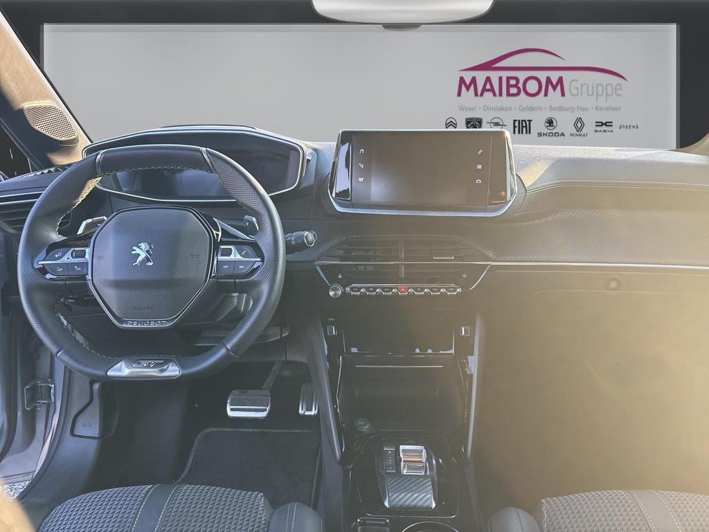Peugeot e-208