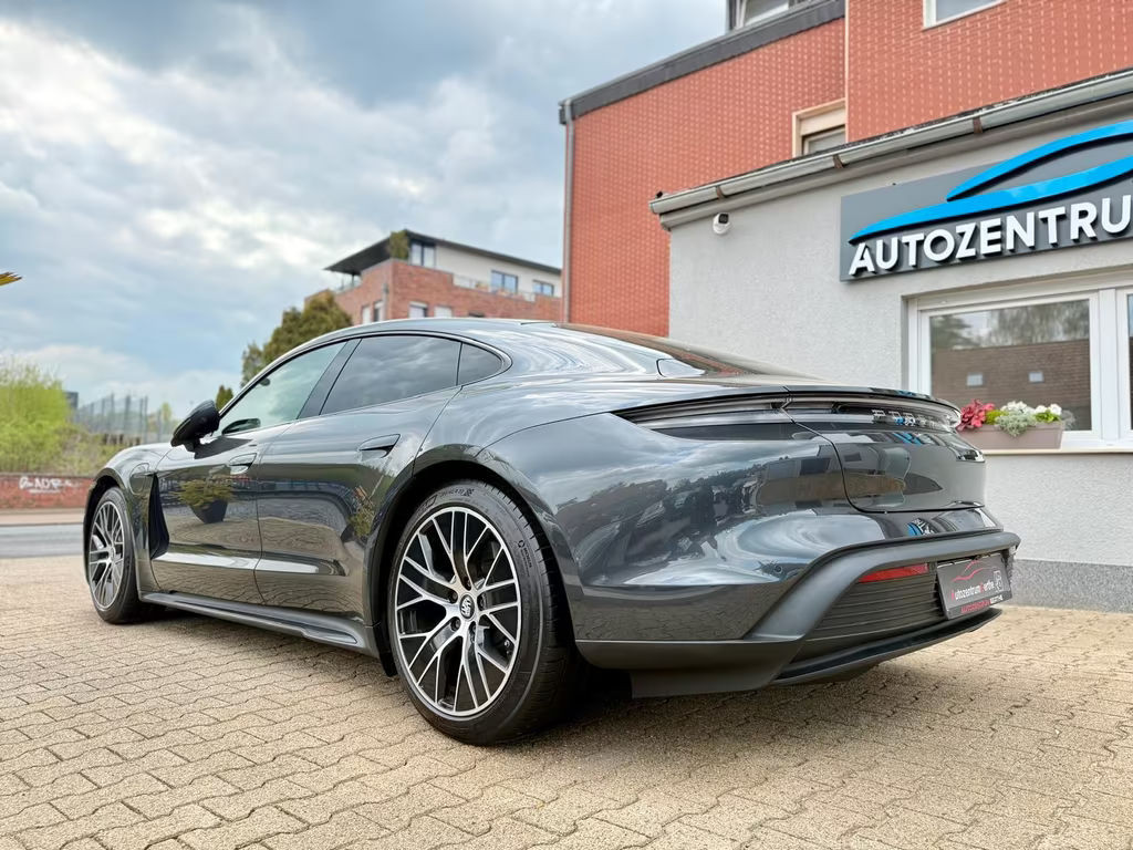 Porsche Taycan