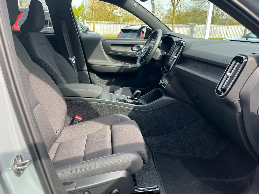Volvo EX40