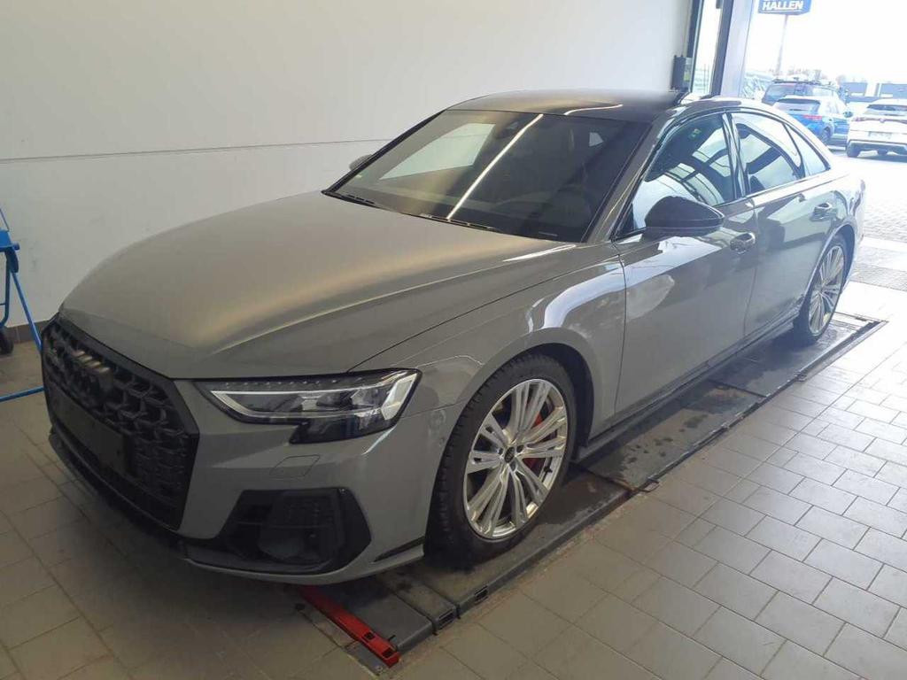 Audi S8