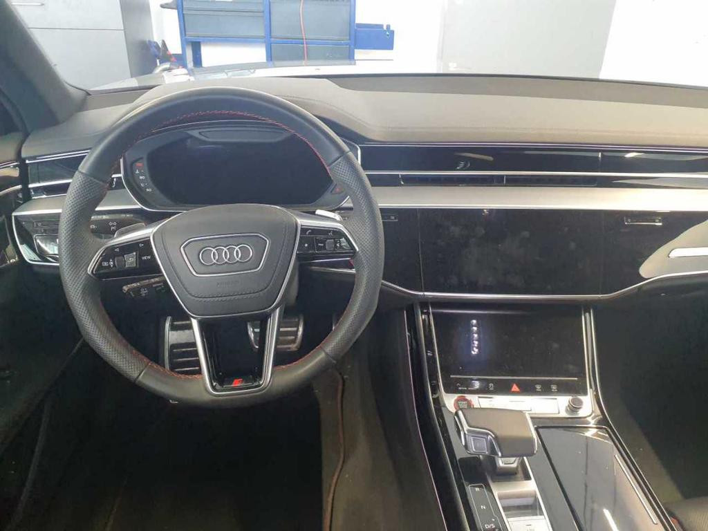 Audi S8