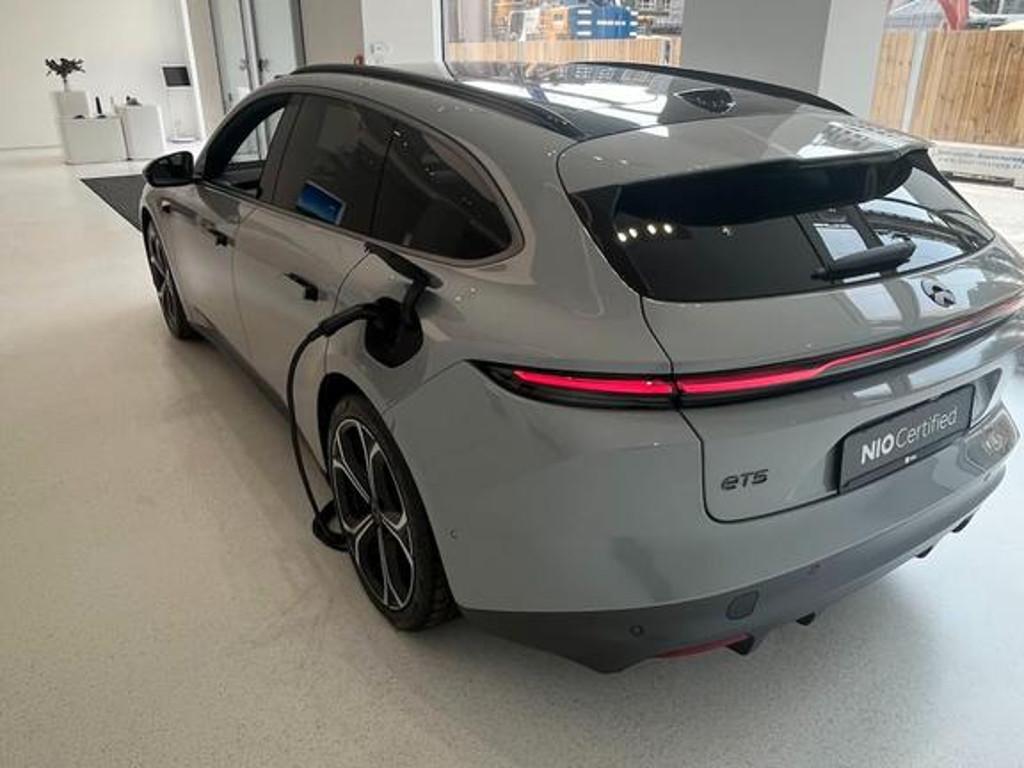 NIO ET5