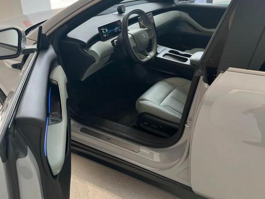 NIO ET5