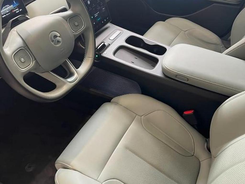 NIO ET5