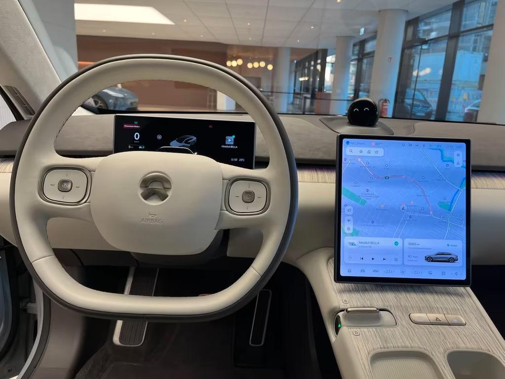 NIO ET7