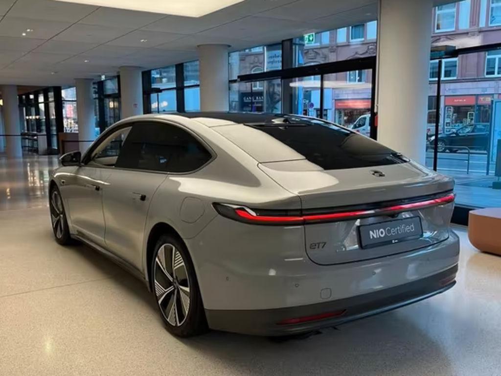 NIO ET7