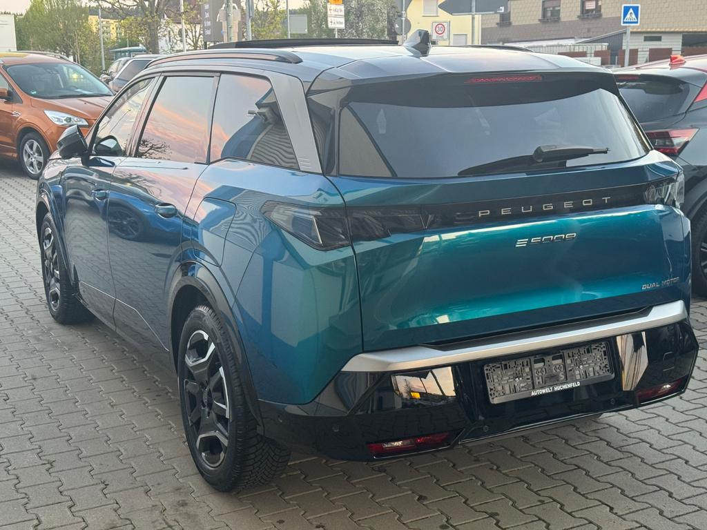 Peugeot E-5008