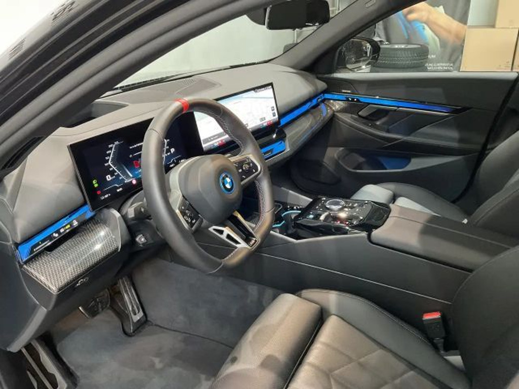 BMW i5