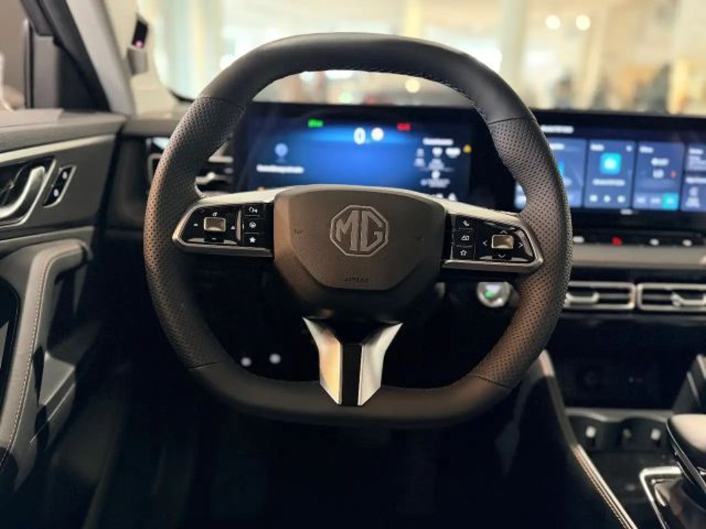 MG HS