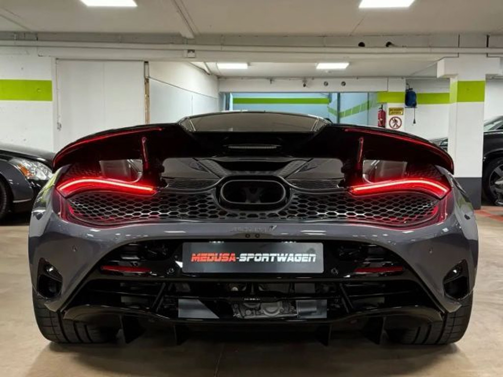 McLaren 750S