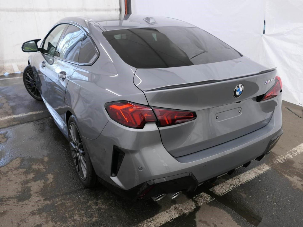 BMW M235
